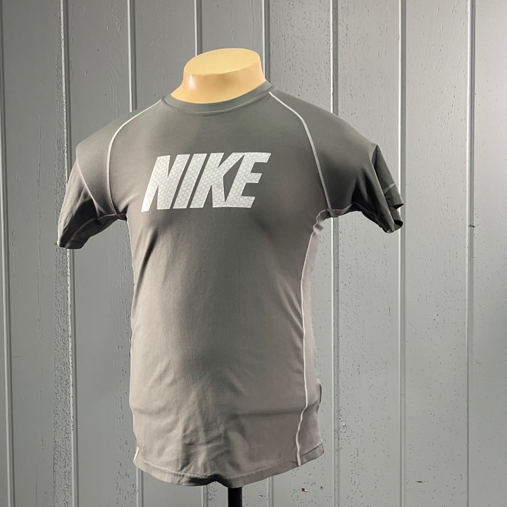 *Nike Men’s Bib Logo DRI-FIT Mesh Short Sleeve Shirt Sz XL
